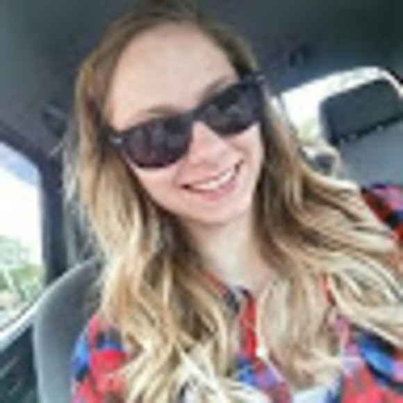 Meet your Posher, Valerie - Picture 1 of 1